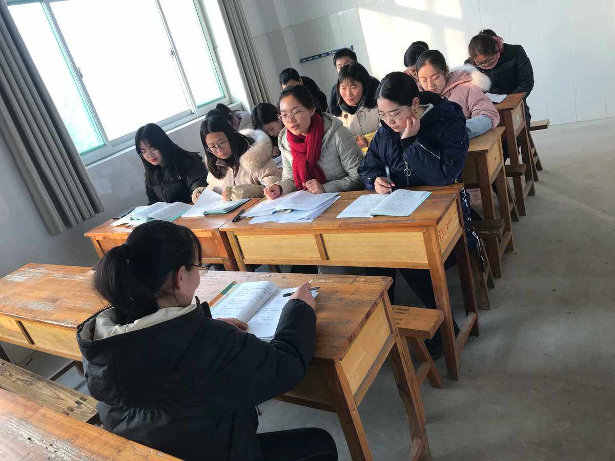 小学语文低年级教研主题_小学低年级语文教研活动主题
